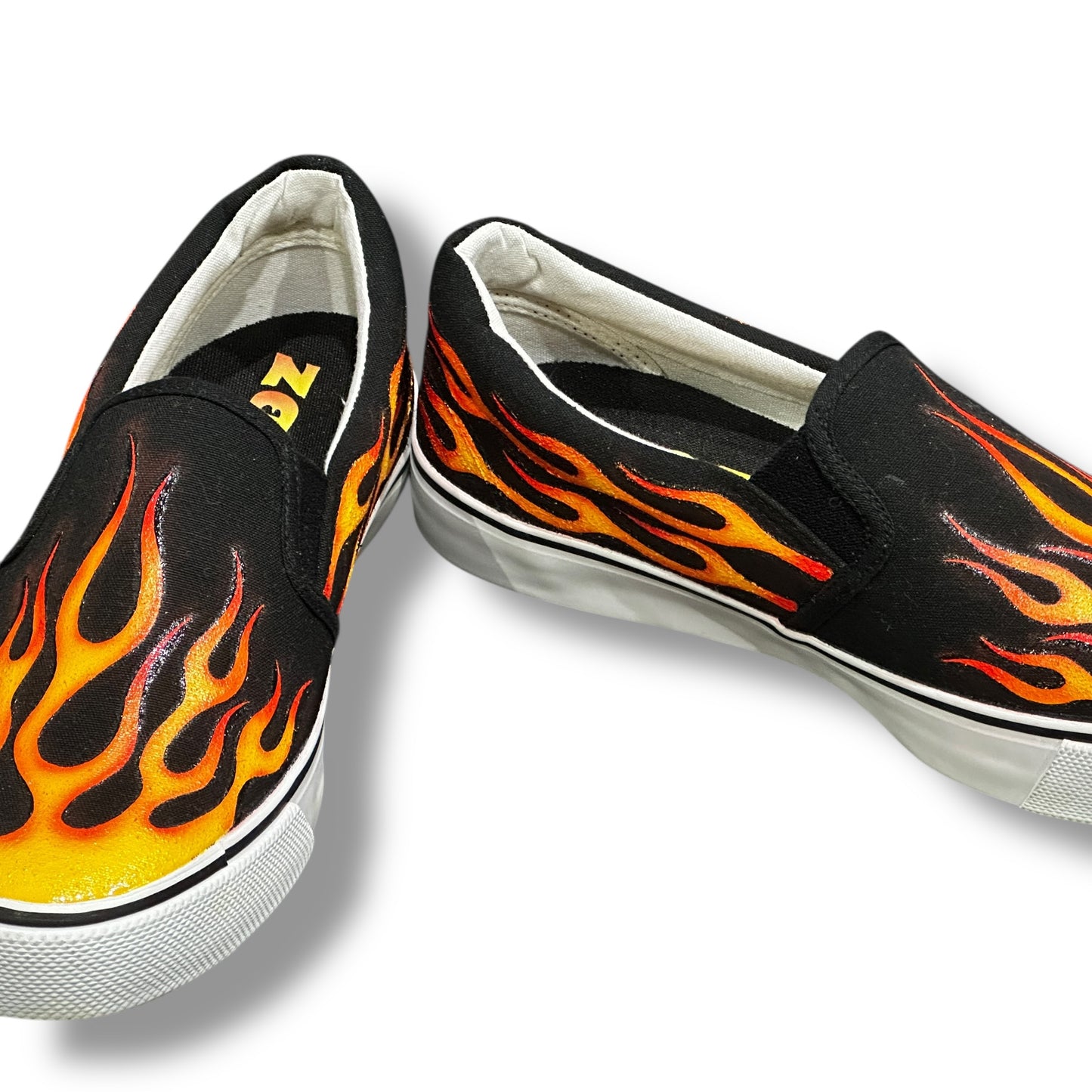 FLAMES SHOES ORANGE NOBUDZ EDITION