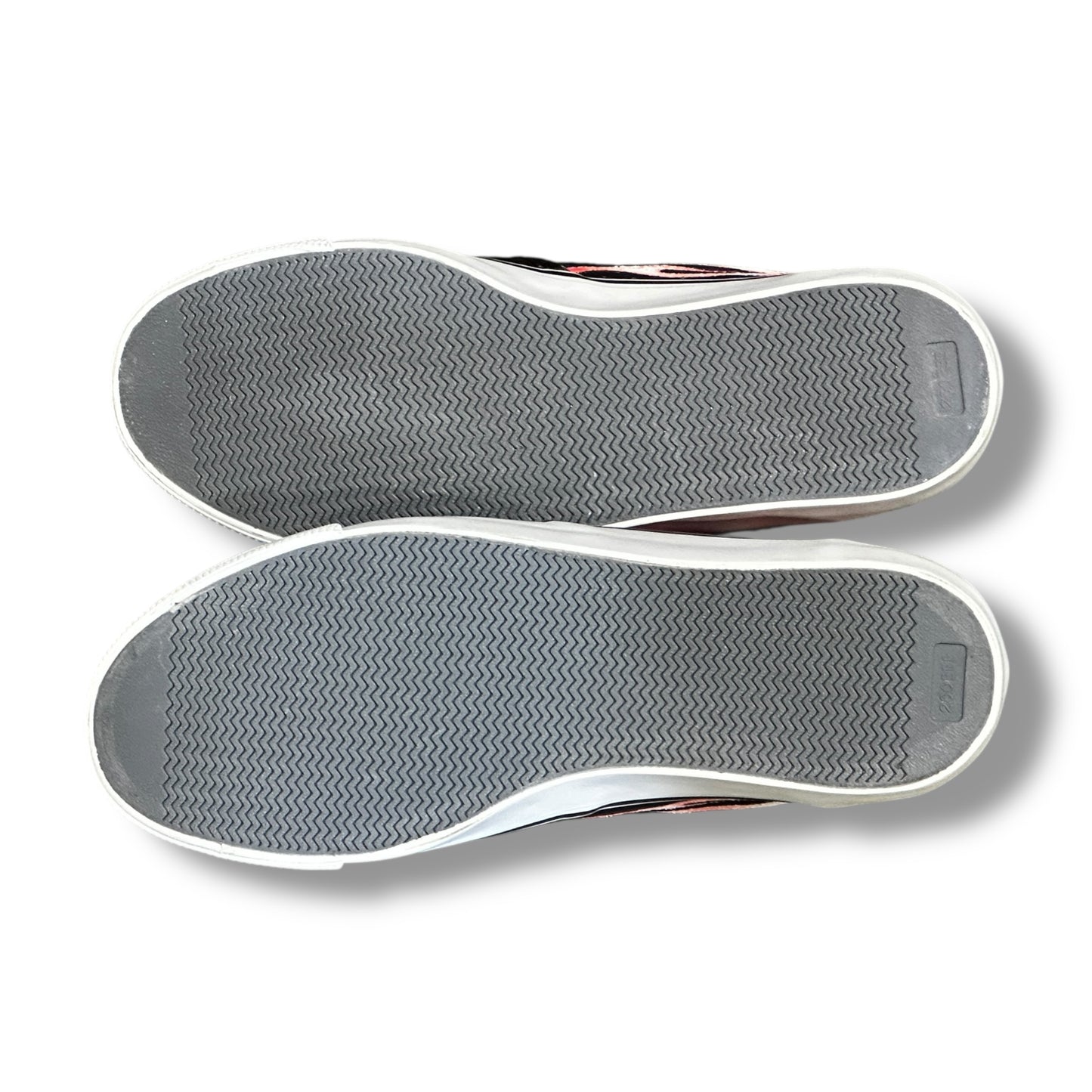 FLAMES SHOES SIDE PINK NOBUDZ EDITION