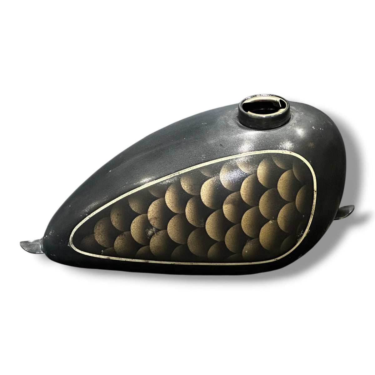 CUSTOM PAINT GAS TANK (PF082)